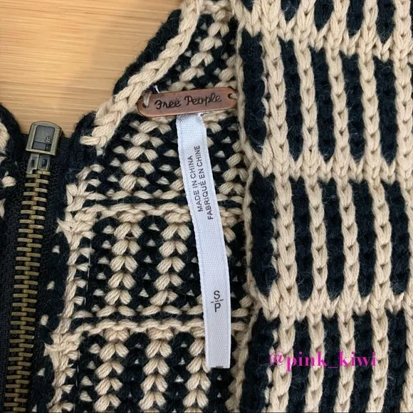 ⬇️REDUCED❗️ Free People Something Special Poncho Sweater - Picture 11 of 13